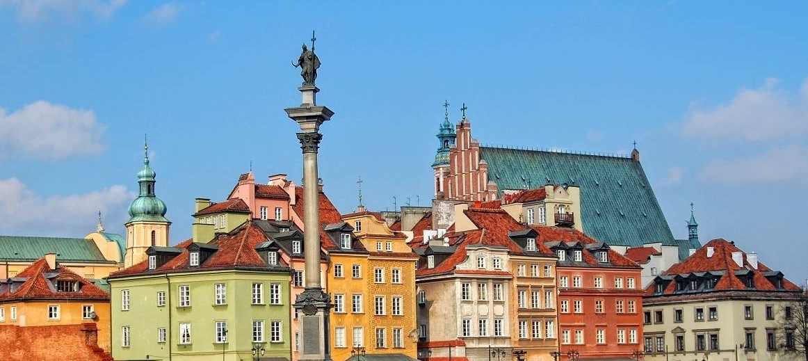 A varsói főtér a Királyi Palota irányából